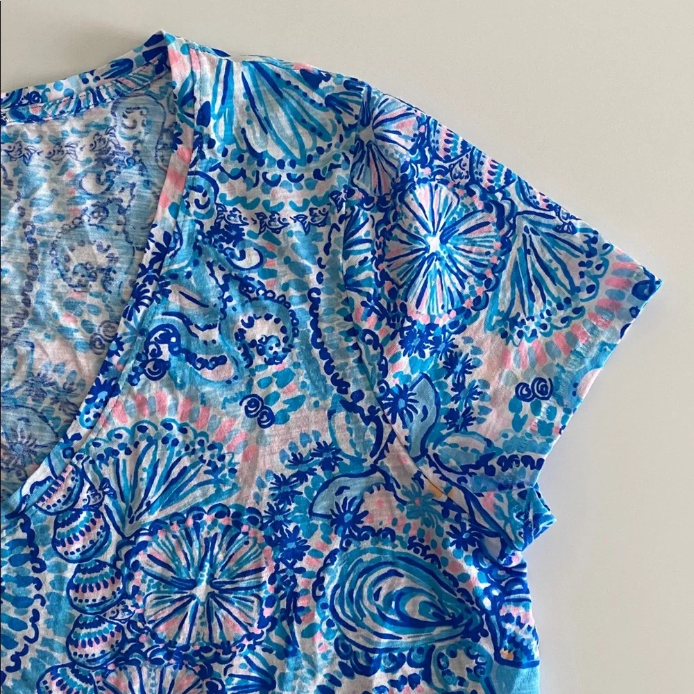 Lilly Pulitzer Etta V-Neck Tee T Shirt in Blue Grotto, Commotion in the Ocean L - Picture 8 of 16